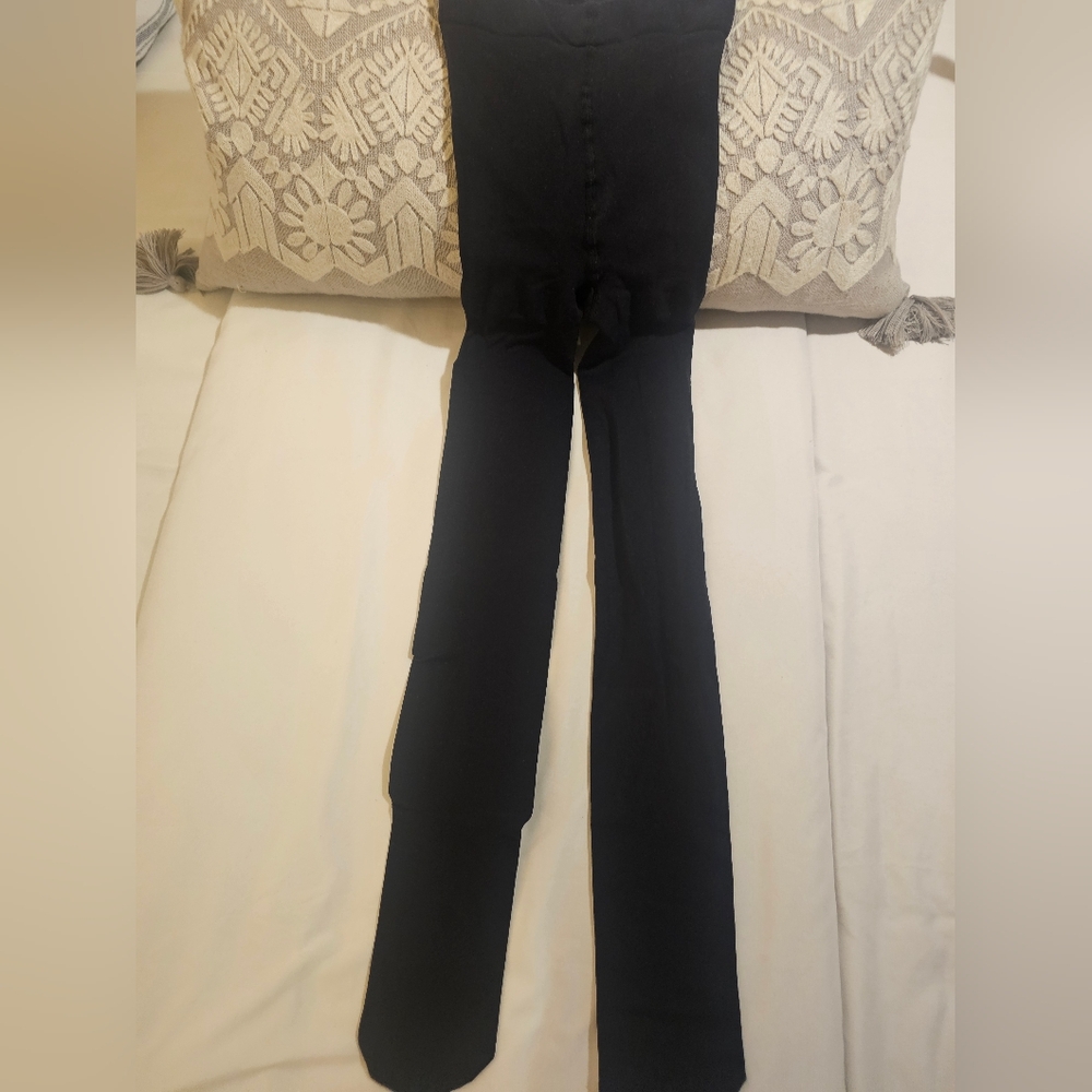 YUMMIE PANTYHOSE NWOT BLACK